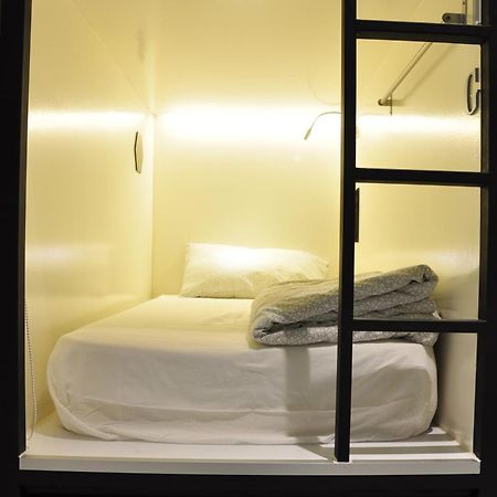Beary Nice Pod Hostel Сингапур Екстериор снимка